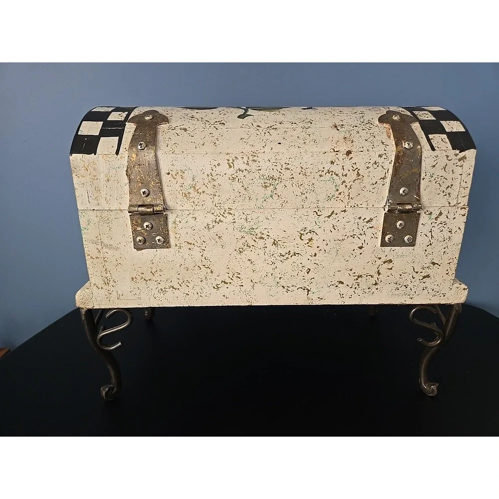 Vintage Wooden Kitchen Storage Box With Metal Legs For Fruits , Counter Top Deco